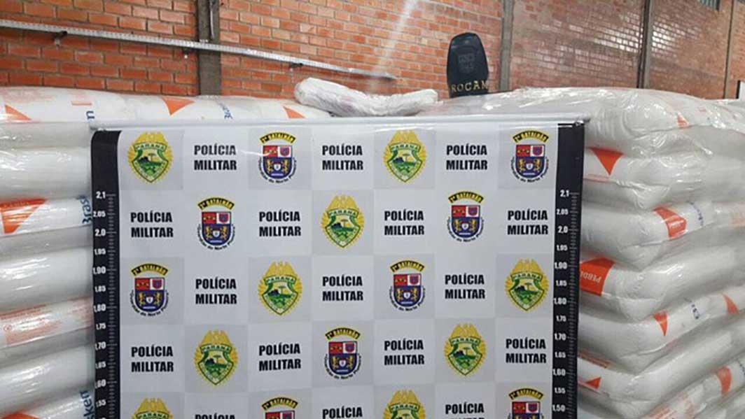 Polícia recupera em Santo Antônio caminhão e carga roubados