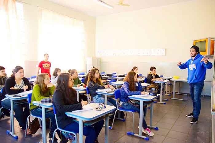 Cursinho solidário abre inscrições em W. Braz