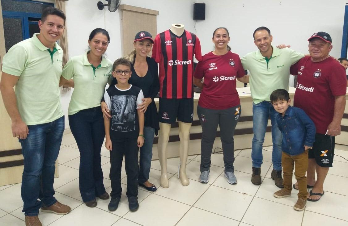 Poder Público e Sicredi trazem escolinha do Furacão para Jundiaí do Sul