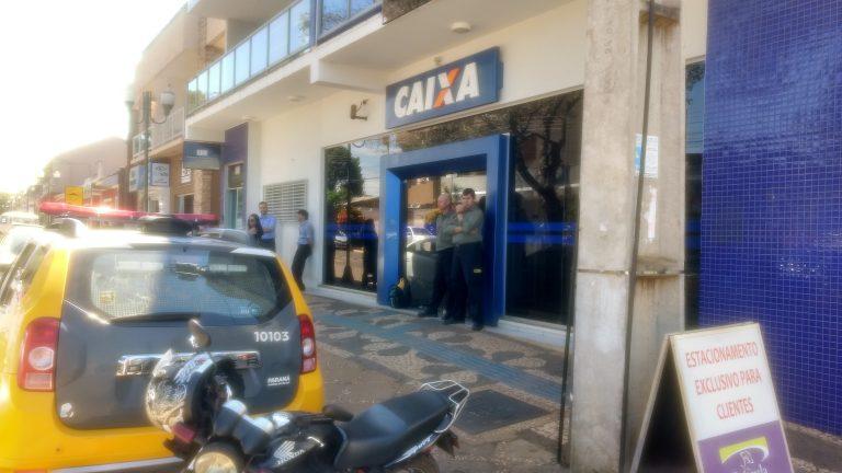Quadrilha estoura caixas eletrônicos da Caixa Econômica em Arapoti; Polícia Federal está no local