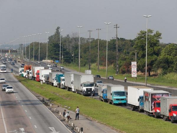 Lideranças dos caminhoneiros negam greve prevista para o dia 30 de março