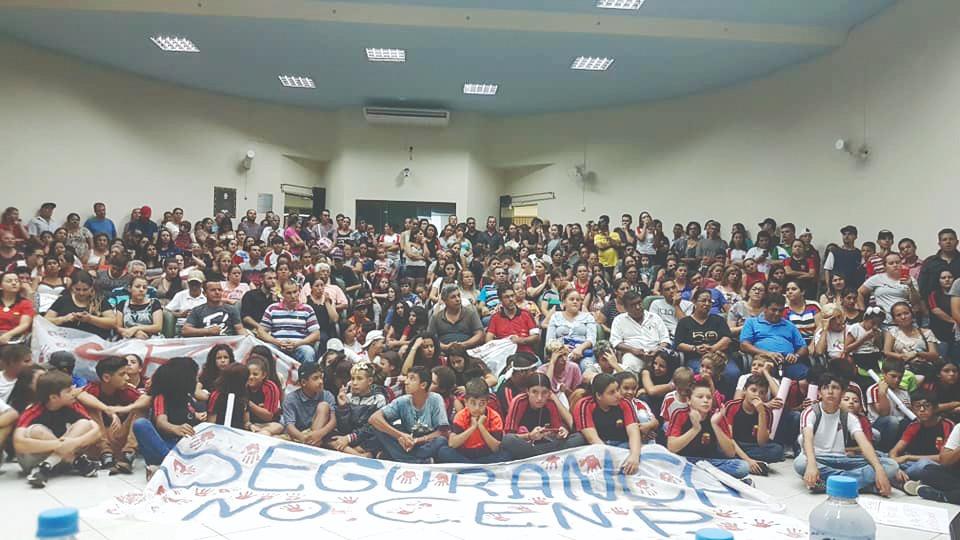 Pais, alunos e funcionários lotam sessão da câmara cobrando mais segurança nas escolas