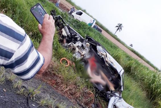 Grave acidente entre carro e caminhão da Pioneiro mata duas mulheres próximo a Arapoti