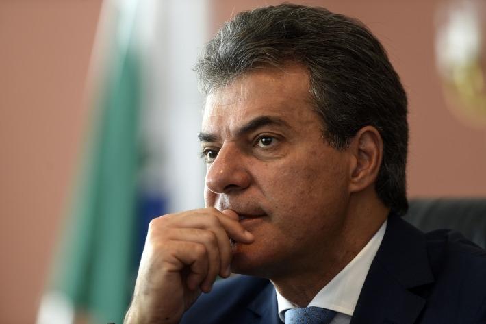 Justiça determina bloqueio de até R$ 166 milhões em bens da família Richa