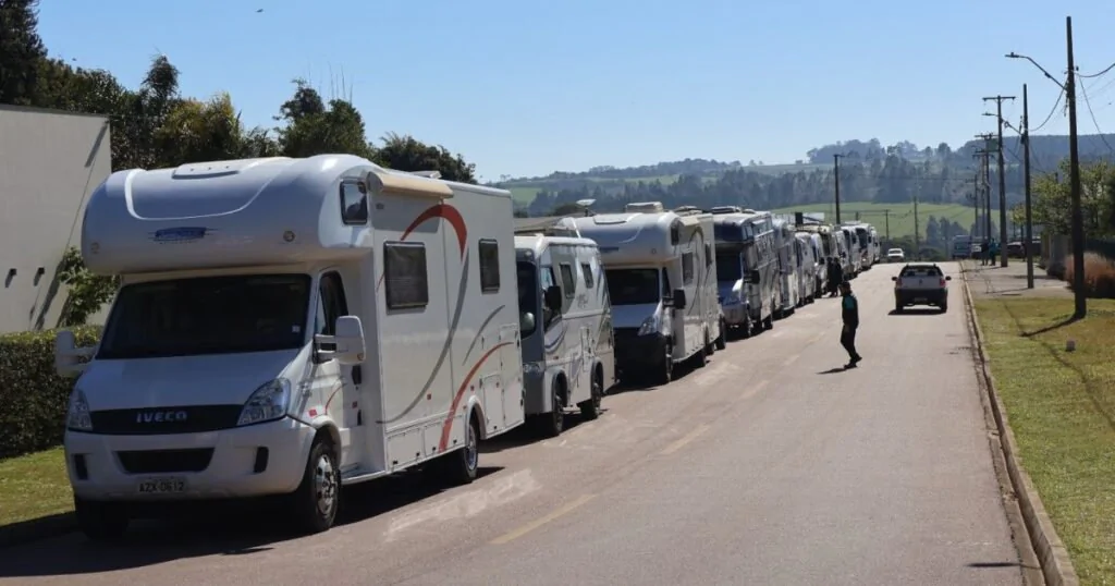 Norte Pioneiro abre temporada 2026 da caravana Caminhos do Paraná