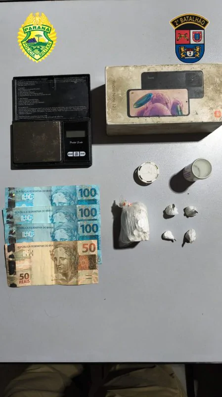 PM descobre app para pedidos de crack e cocaína e prende suspeito em Jacarezinho