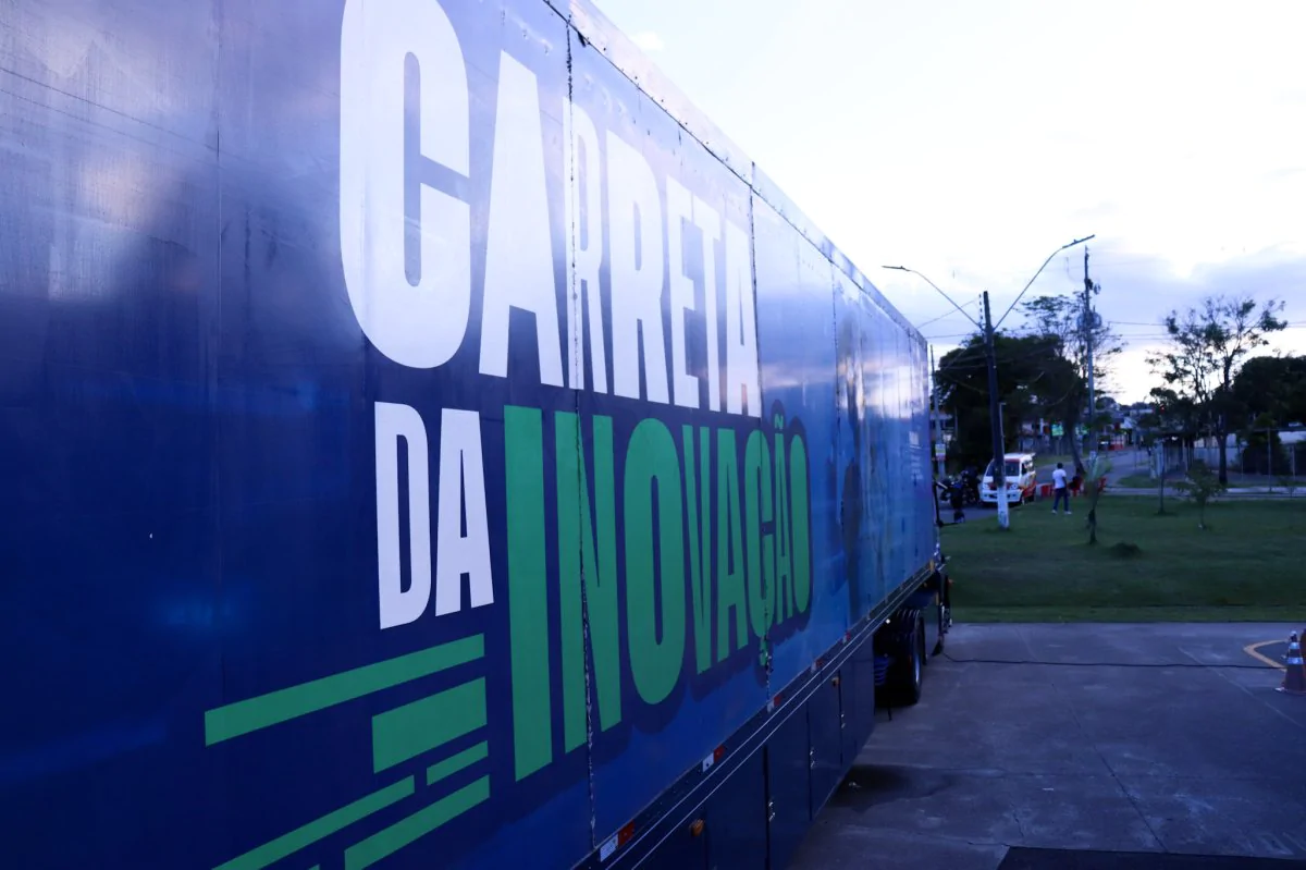 Carreta da Inovação chega ao Norte Pioneiro e leva tecnologia a Jaboti e Wenceslau Braz