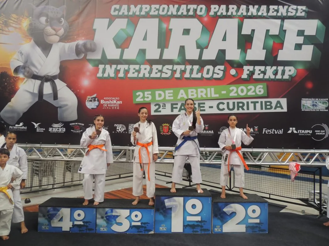 Wenceslau Braz domina o tatame e leva 10 medalhas no Paranaense de Karatê 