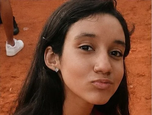 Família procura adolescente que desapareceu quando ia para escola
