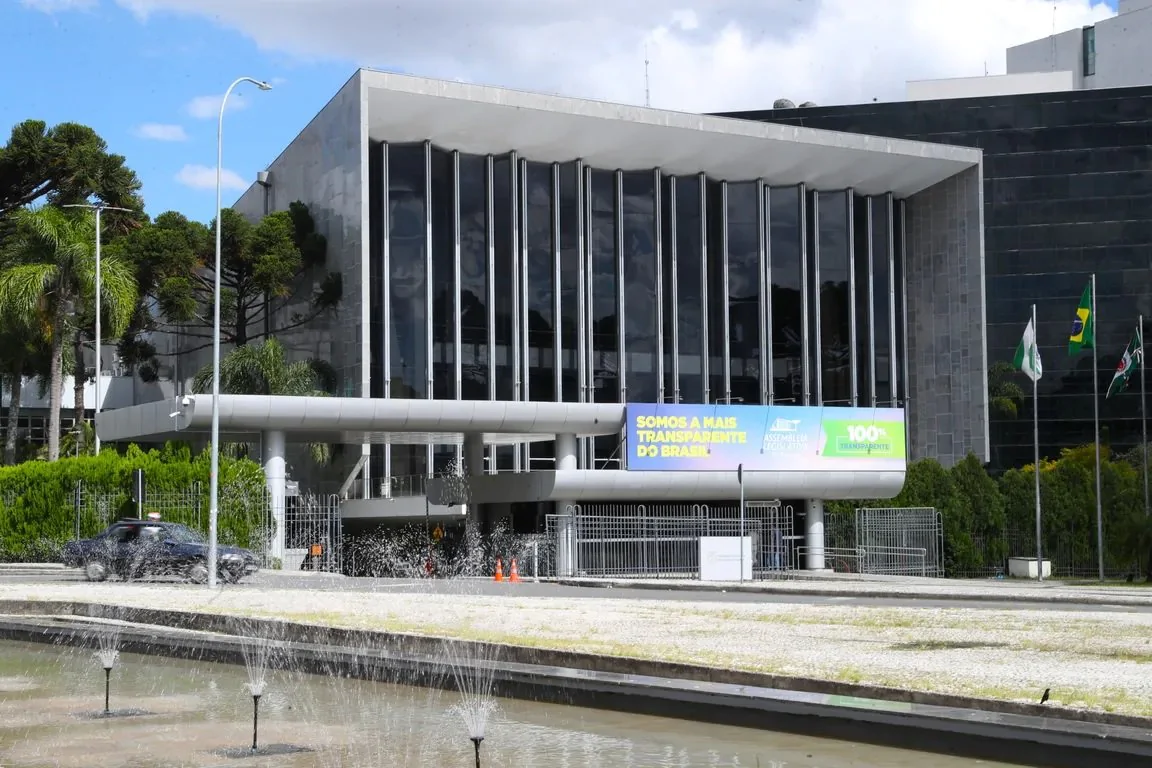 Assembleia Legislativa do Paraná publica nova regulamentação e moderniza estrutura administrativa