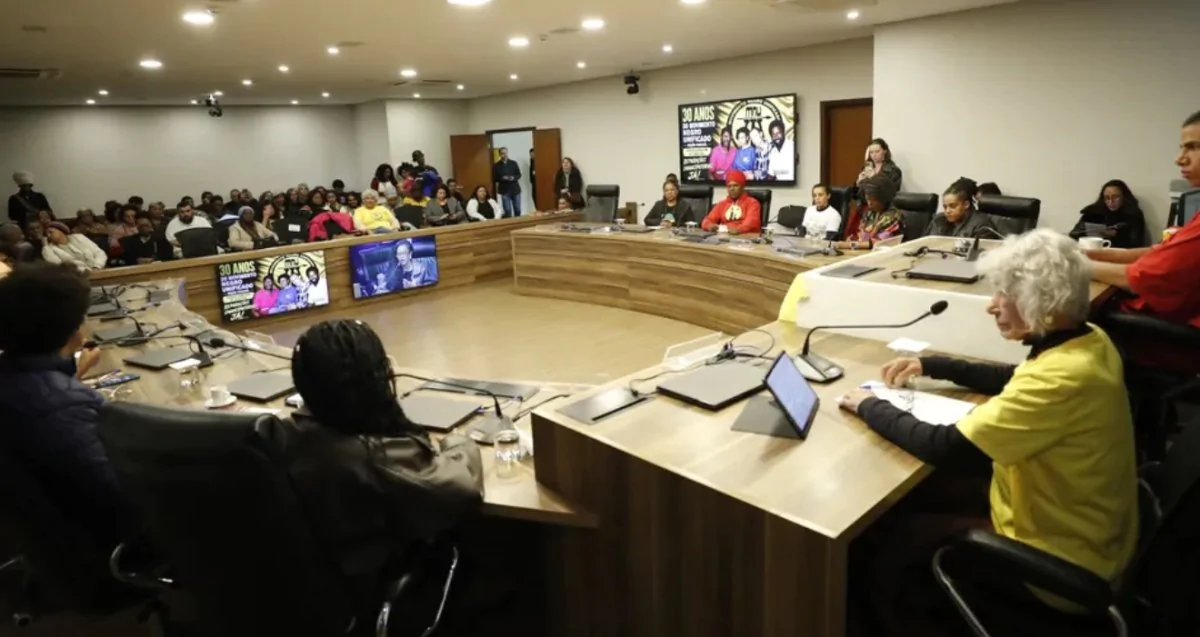 Assembleia celebra os 30 anos do Movimento Negro Unificado no Paraná